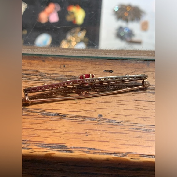 Edwardian 10K Art Deco Bar Pin with Faceted Pink Stone - Picture 2 of 5